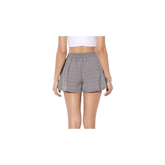 American Eagle Outfitters Chevron High Rise Shorts. White with black and gray ch - Picture 2 of 11